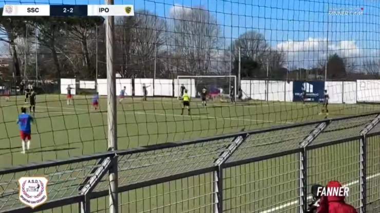 Gol di mano in Promozione, le immagini