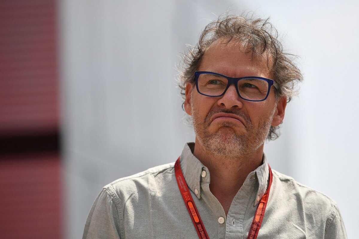 Jacques Villeneuve critica Ricciardo